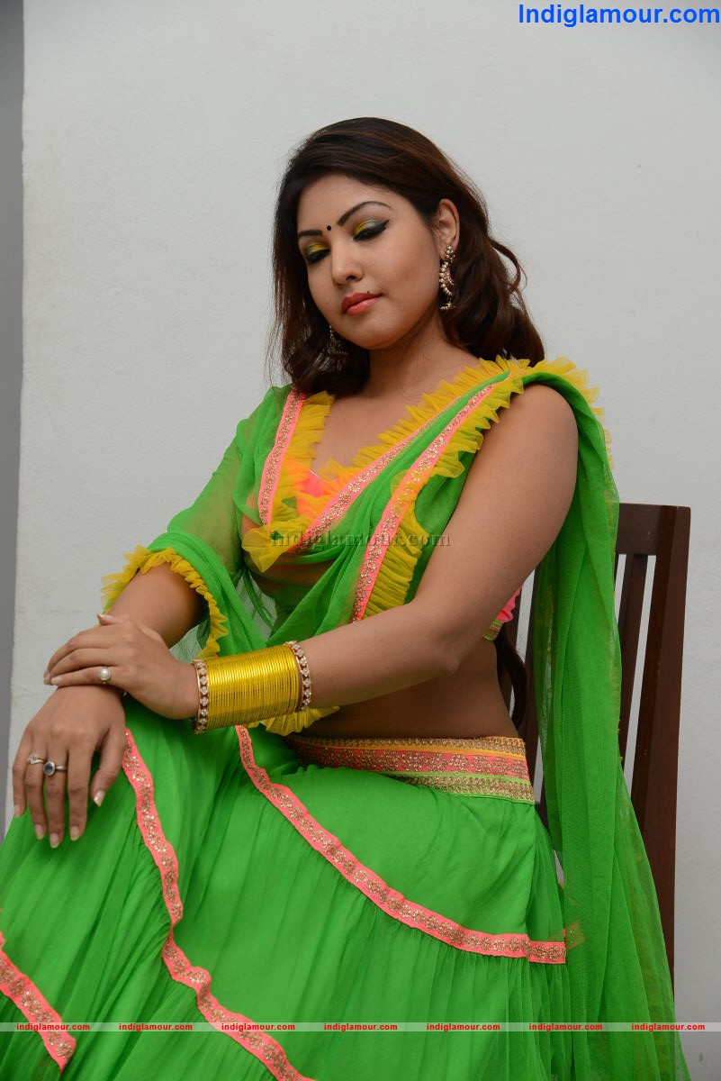 Komal Jha Actress hd photo