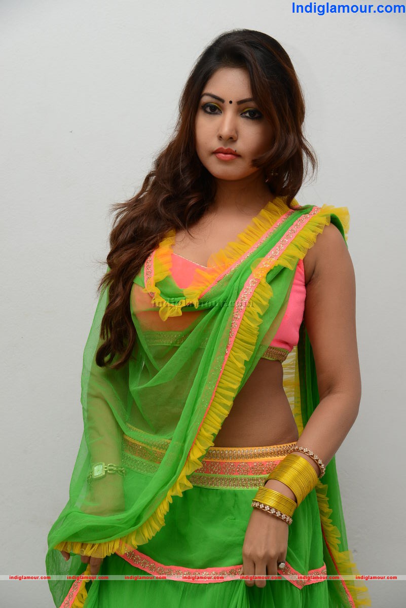Komal Jha Actress hd photo