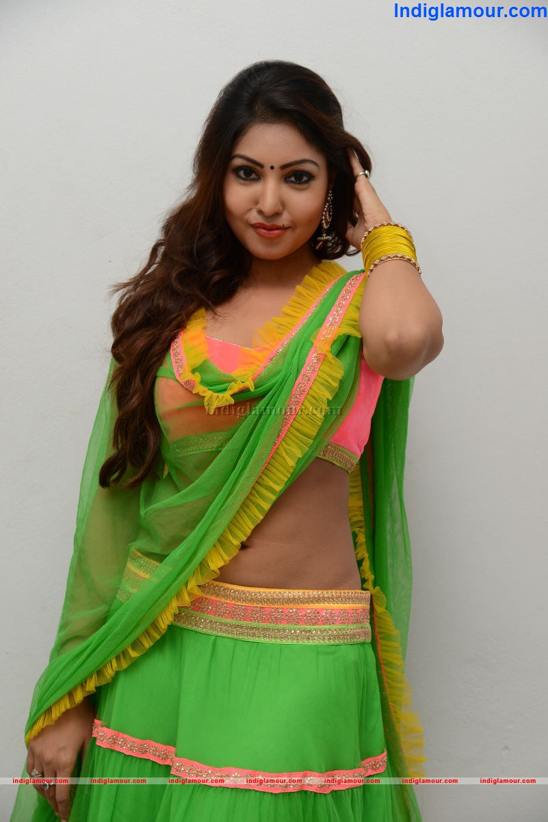 Komal Jha Actress hd photo
