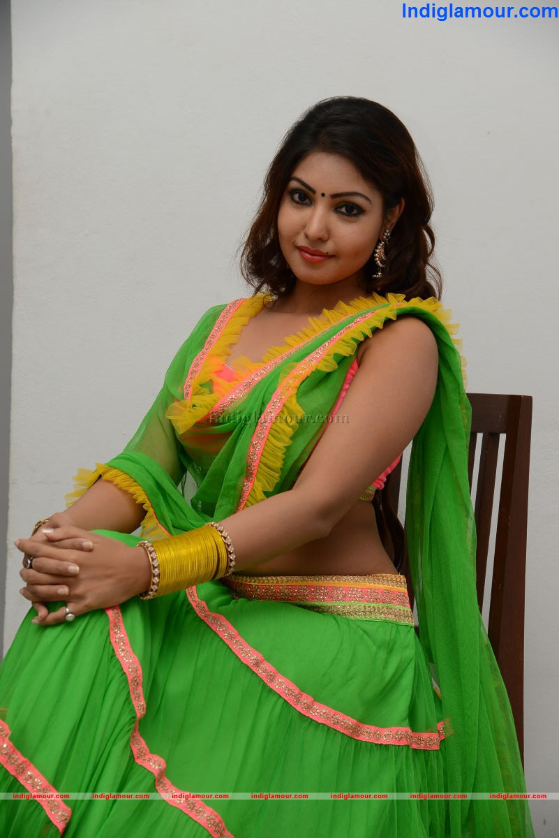 Komal Jha Actress hd photo