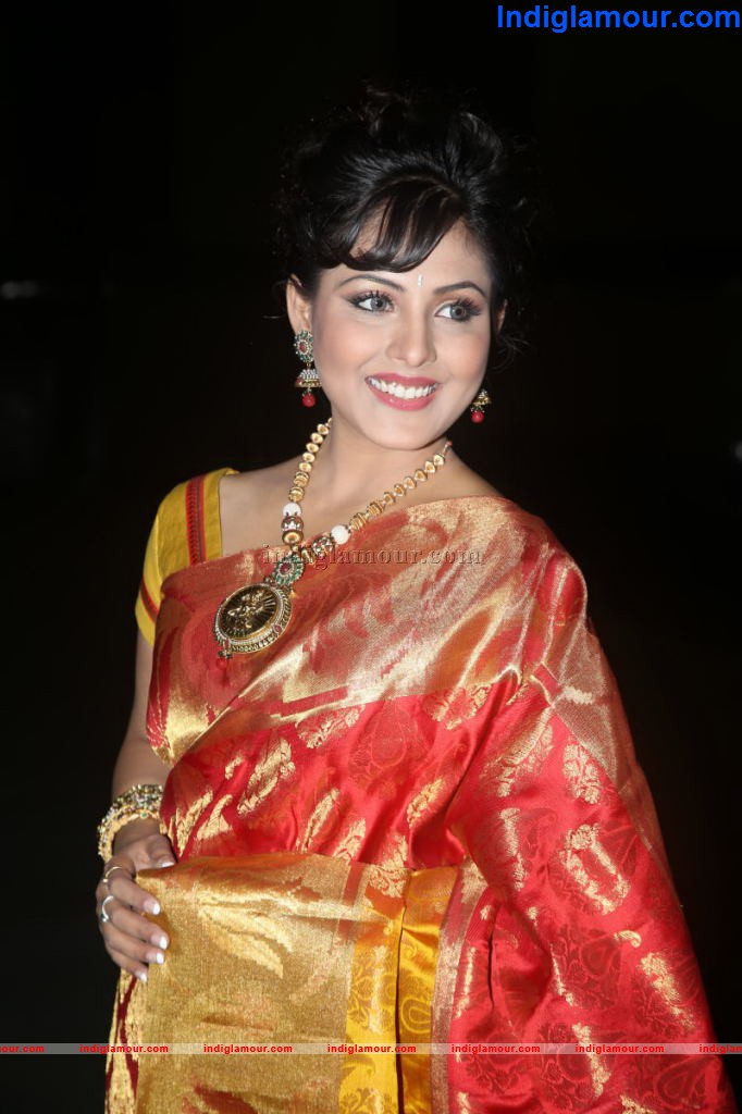 Madhu Shalini Actress hd photo