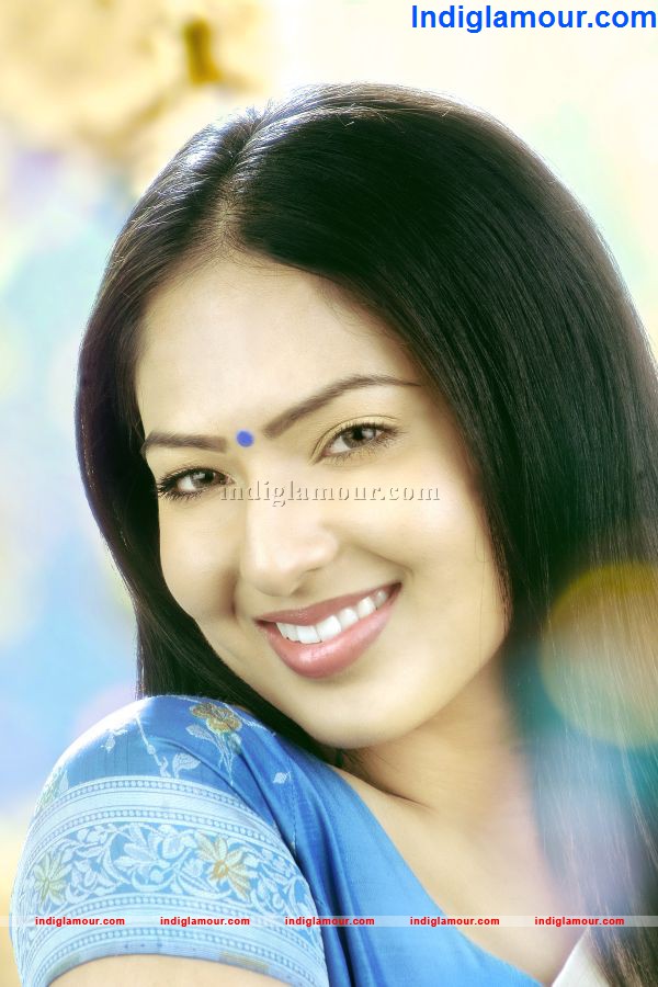 Nikesha Patel Actress hd photo