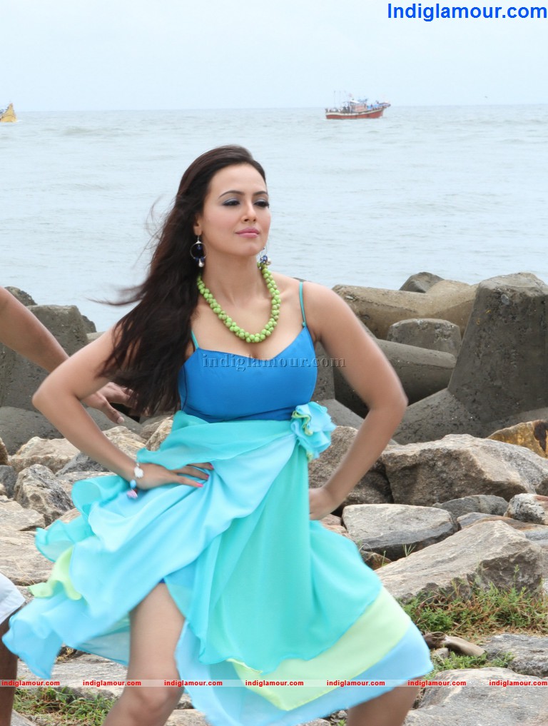 Sana Khan Actress hd photo