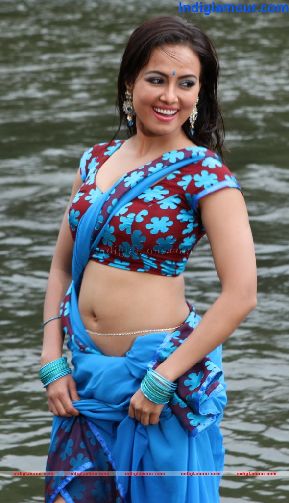 Sana Khan Actress hd photo