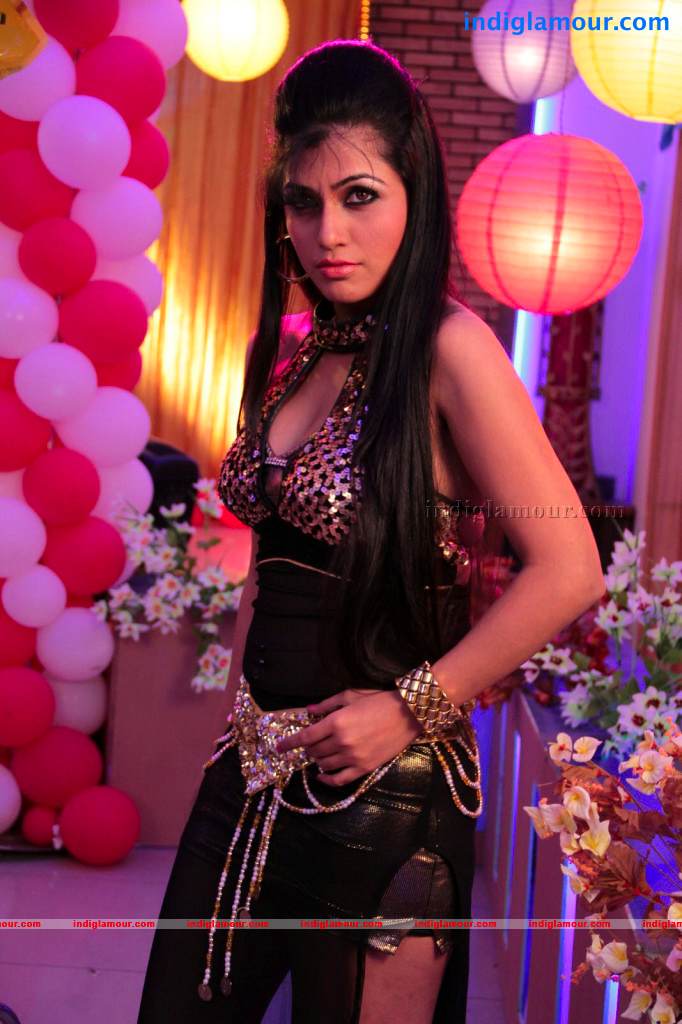 Aarti Puri Actress hd photo