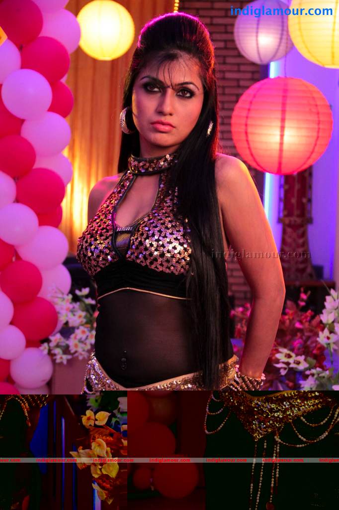 Aarti Puri Actress hd photo