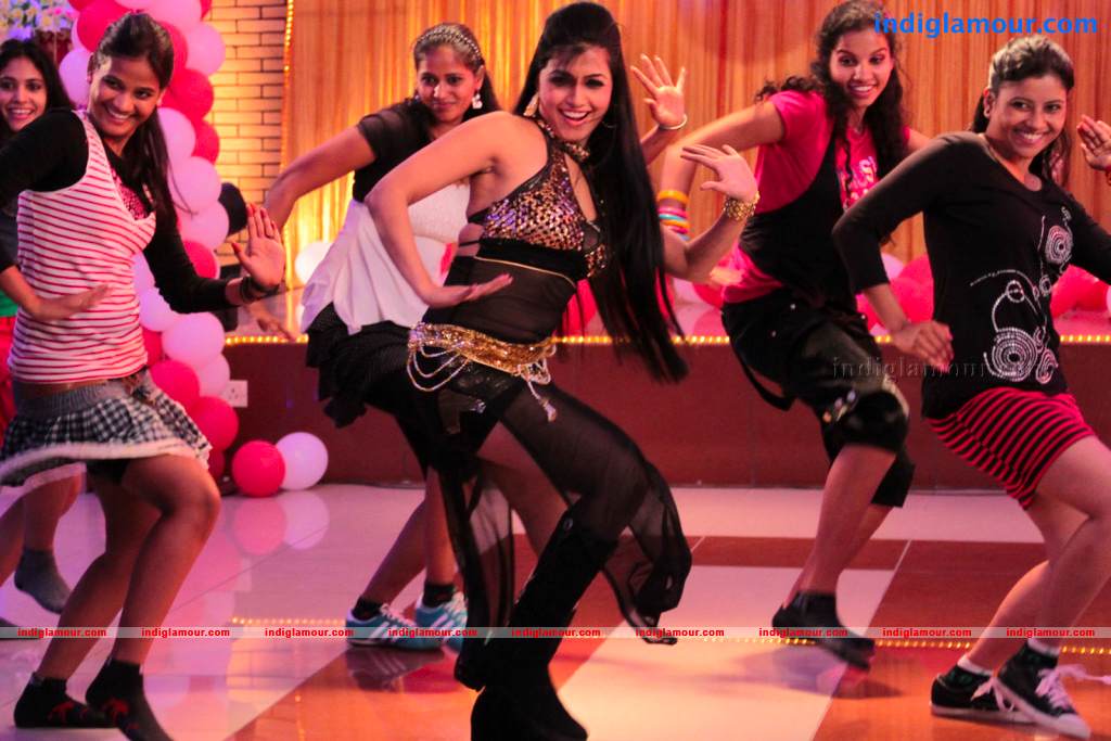 Aarti Puri Actress hd photo