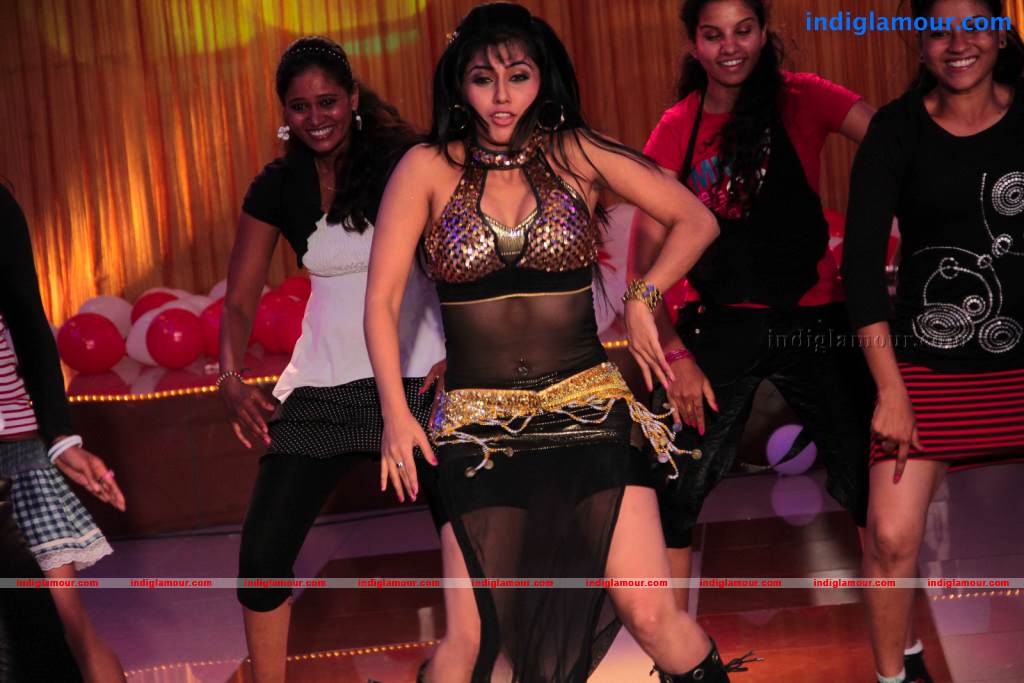 Aarti Puri Actress hd photo