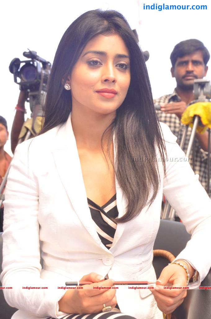 Shriya Saran Actress hd photo