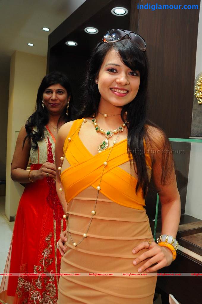 Saloni Actress hd photo