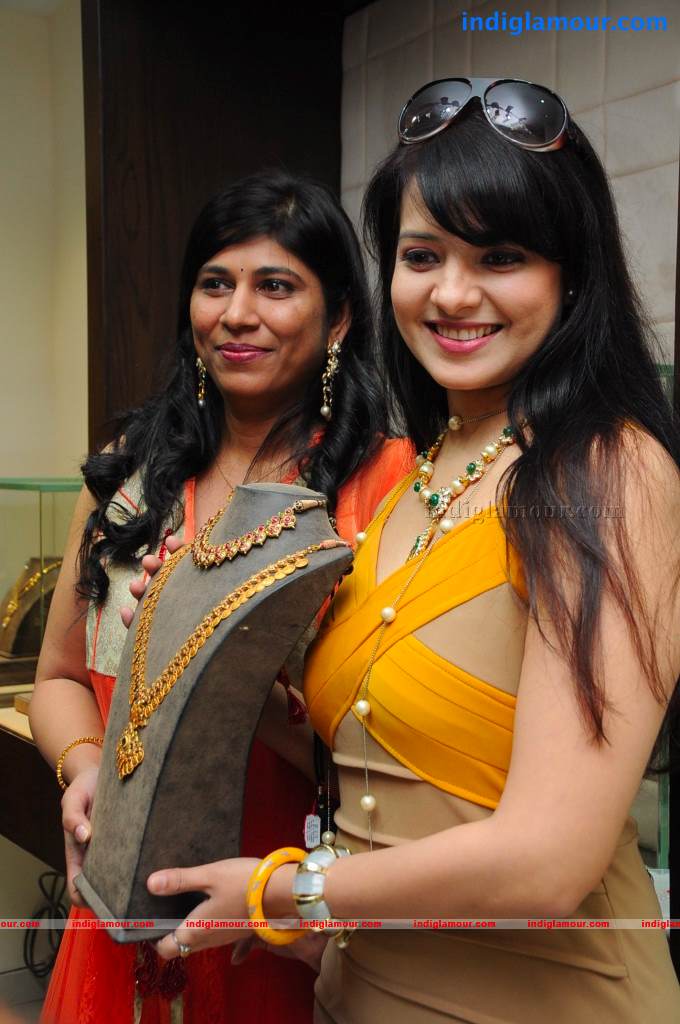 Saloni Actress hd photo