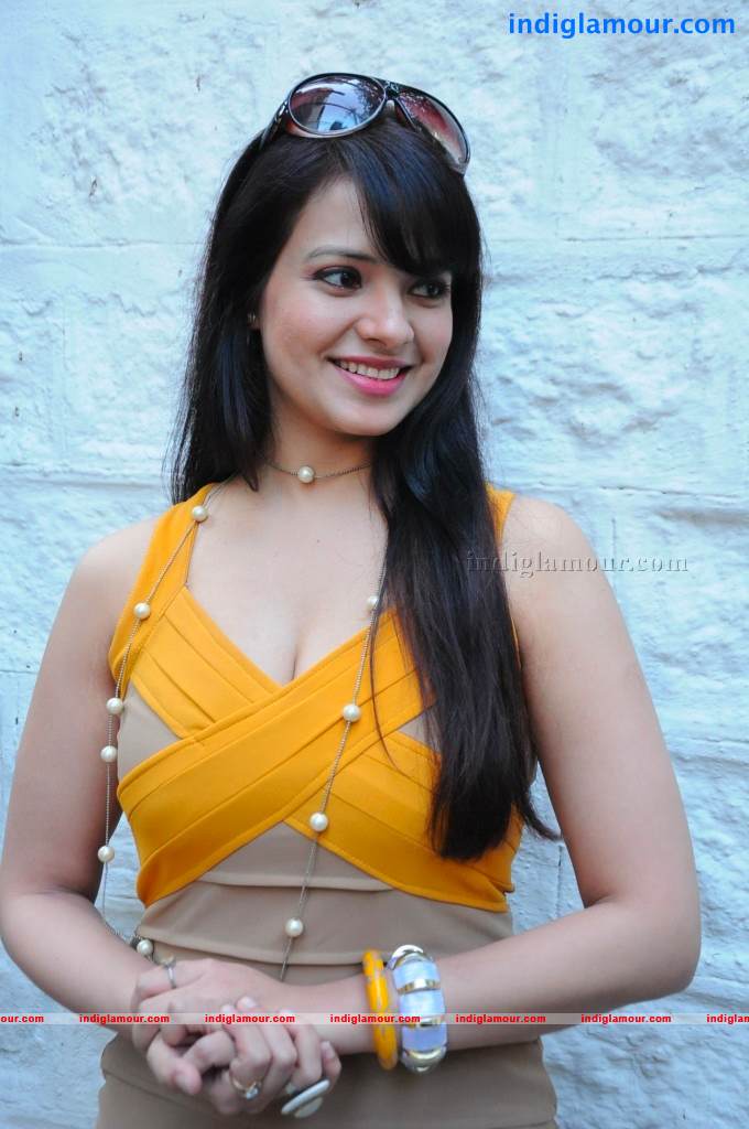 Saloni Actress hd photo