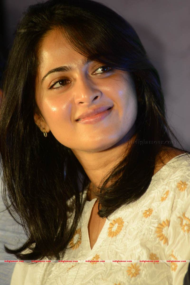 Anushka Actress hd photo