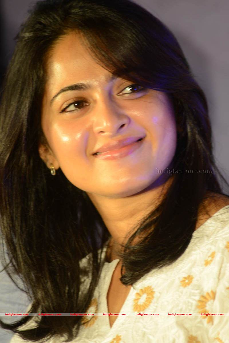 Anushka Actress hd photo