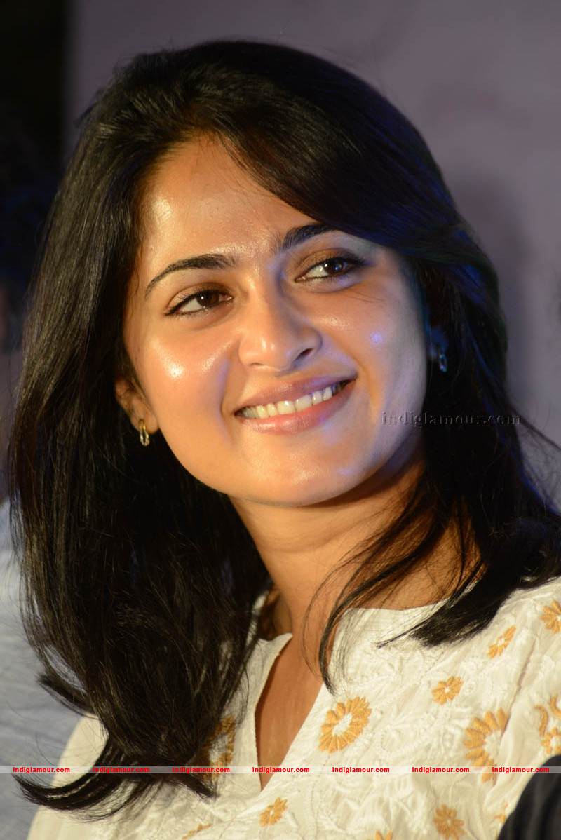 Anushka Actress hd photo