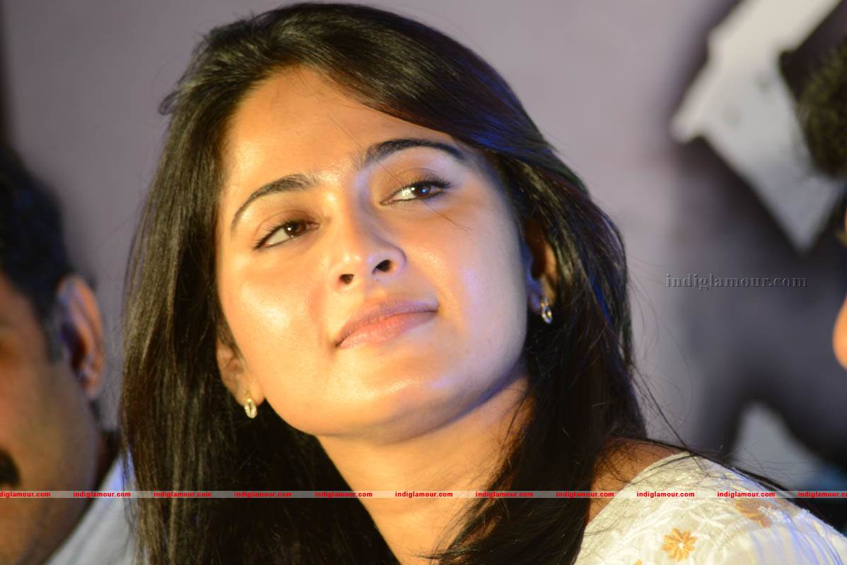 Anushka Actress hd photo