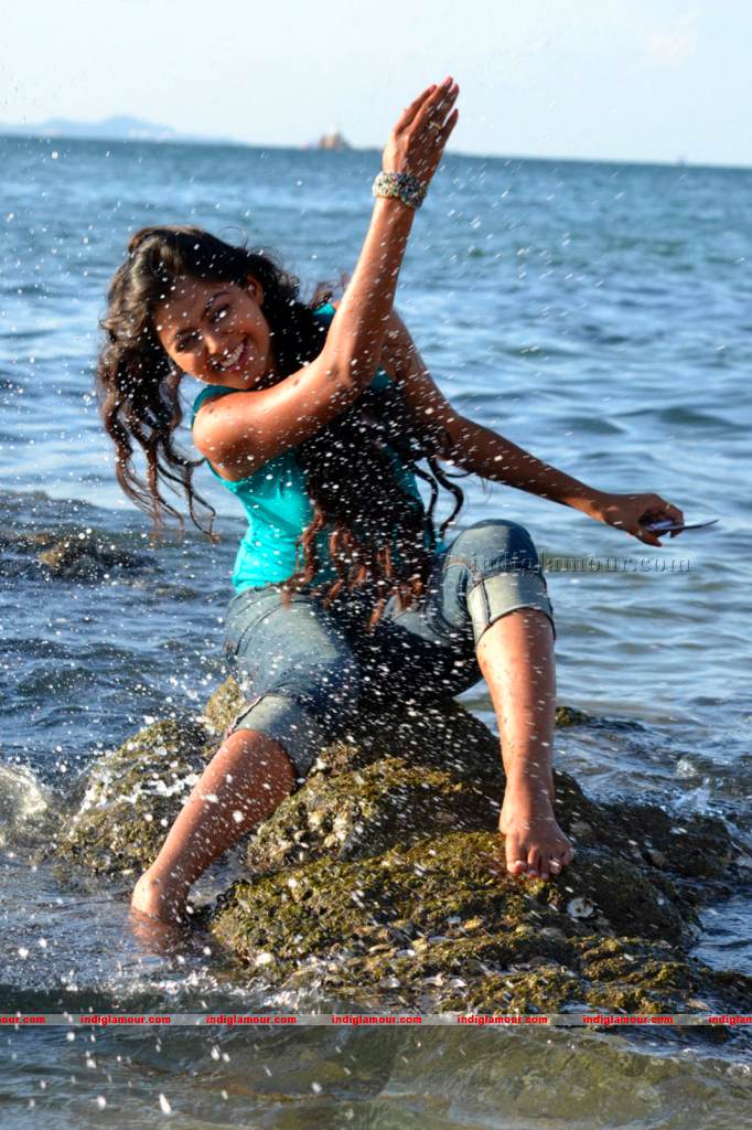 Monal Gajjar Actress hd photo