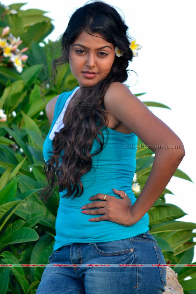 Monal Gajjar Actress hd photo