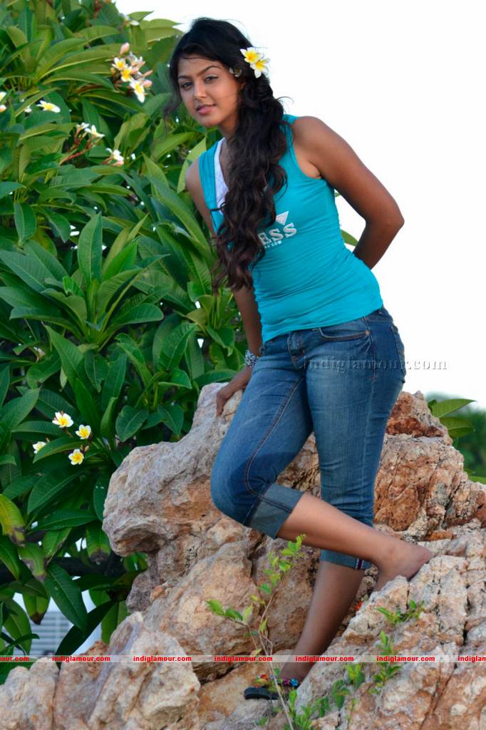 Monal Gajjar Actress hd photo