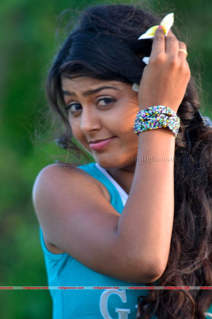 Monal Gajjar Actress hd photo