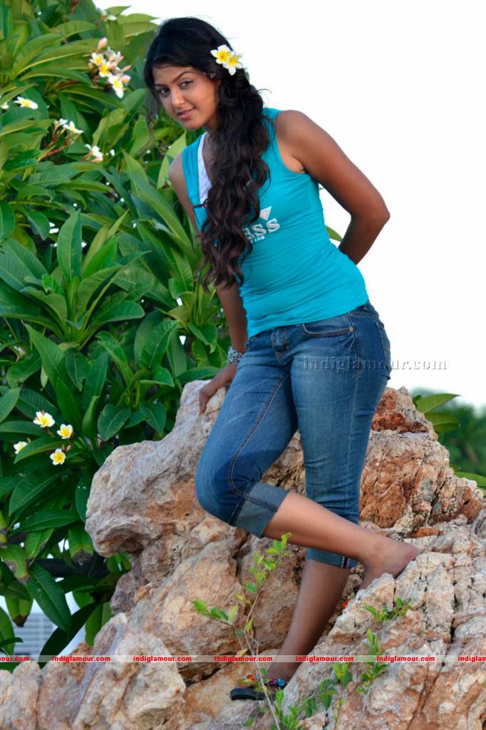 Monal Gajjar Actress hd photo