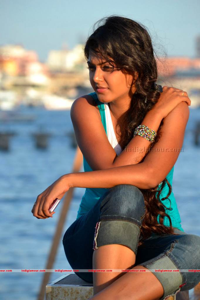 Monal Gajjar Actress hd photo