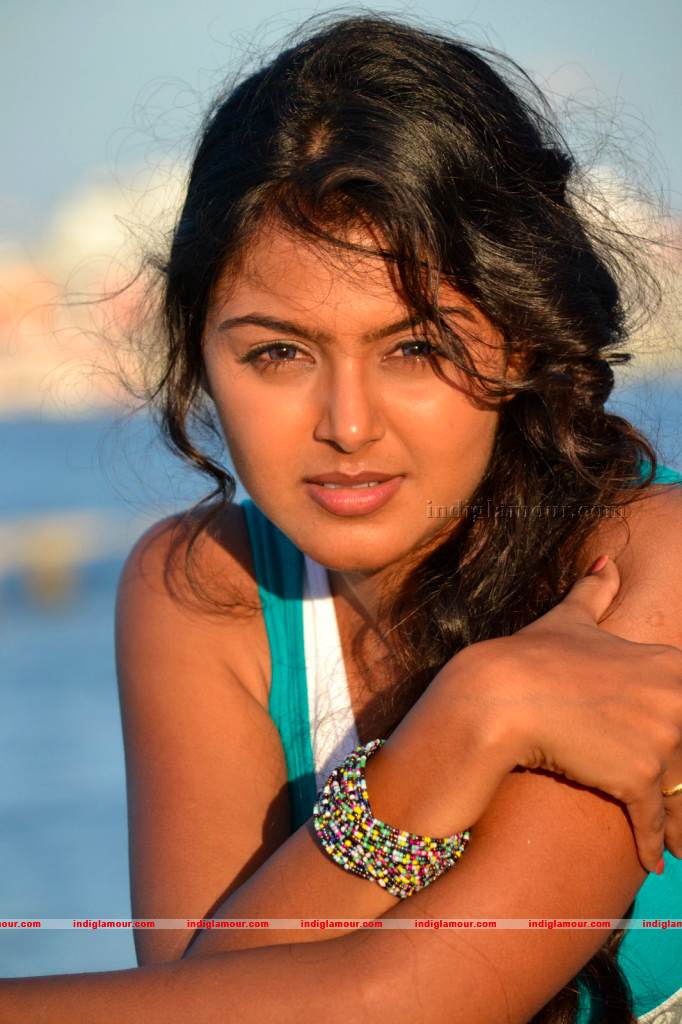 Monal Gajjar Actress hd photo