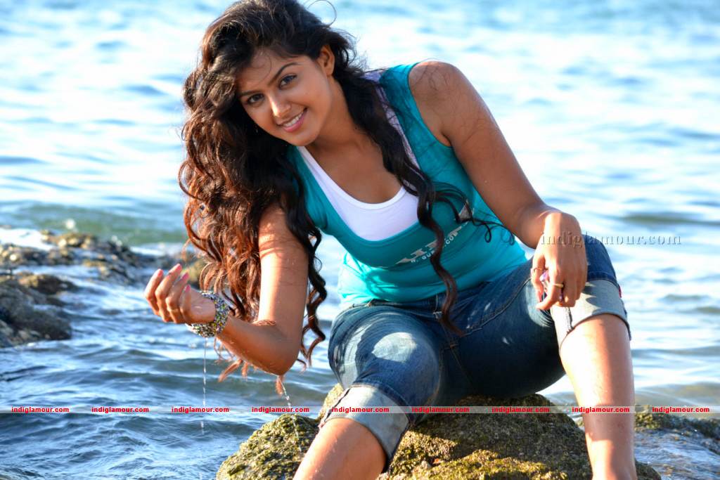 Monal Gajjar Actress hd photo