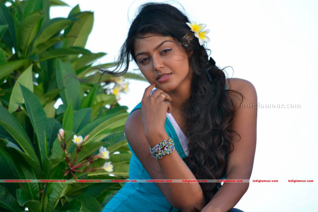 Monal Gajjar Actress hd photo