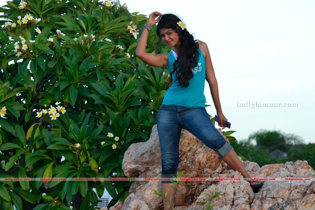 Monal Gajjar Actress hd photo