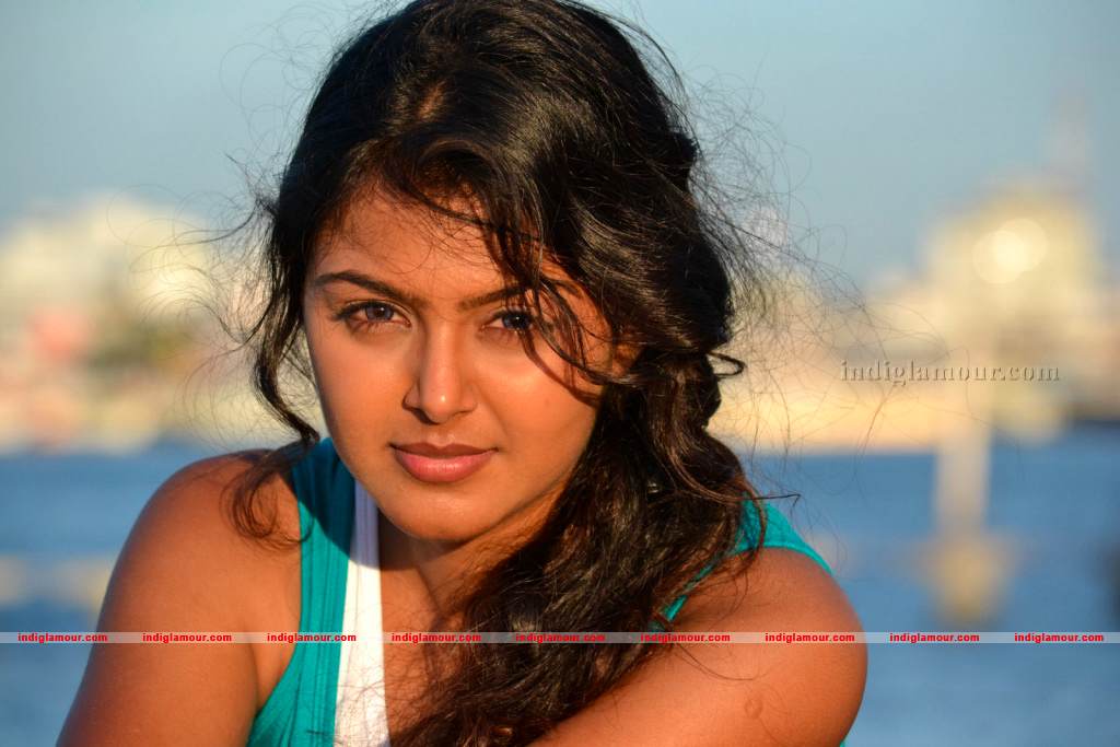 Monal Gajjar Actress hd photo