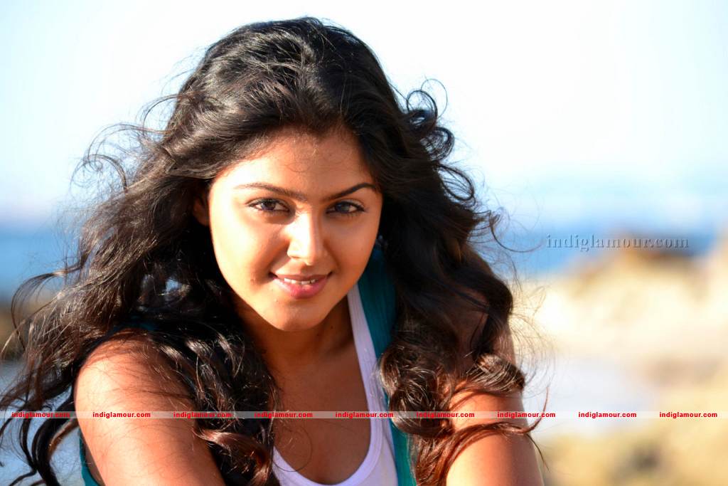 Monal Gajjar Actress hd photo