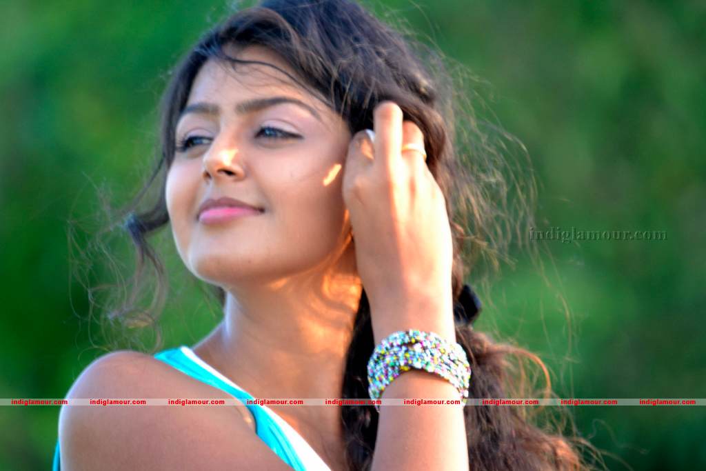 Monal Gajjar Actress hd photo