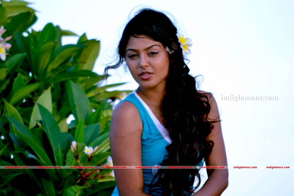 Monal Gajjar Actress hd photo