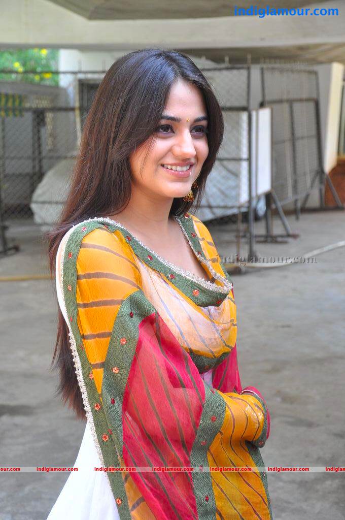 Aksha Actress hd photo