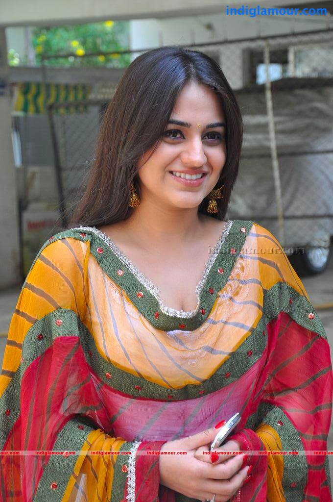 Aksha Actress hd photo