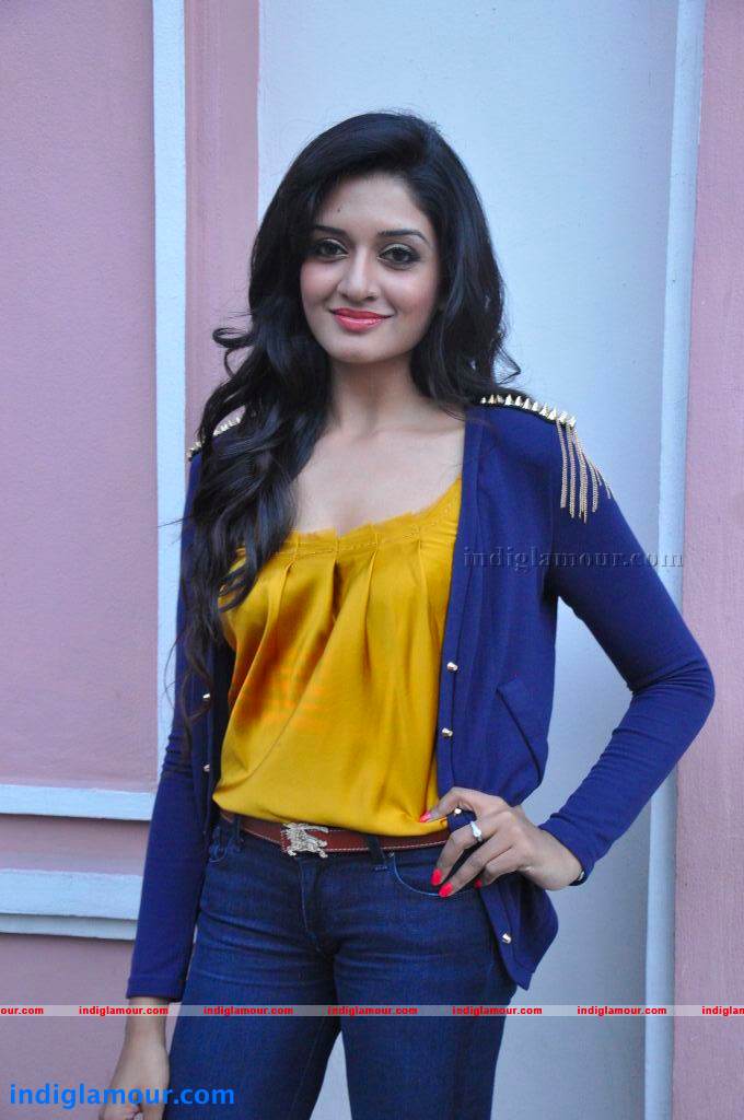 Vimala Raman Actress hd photo