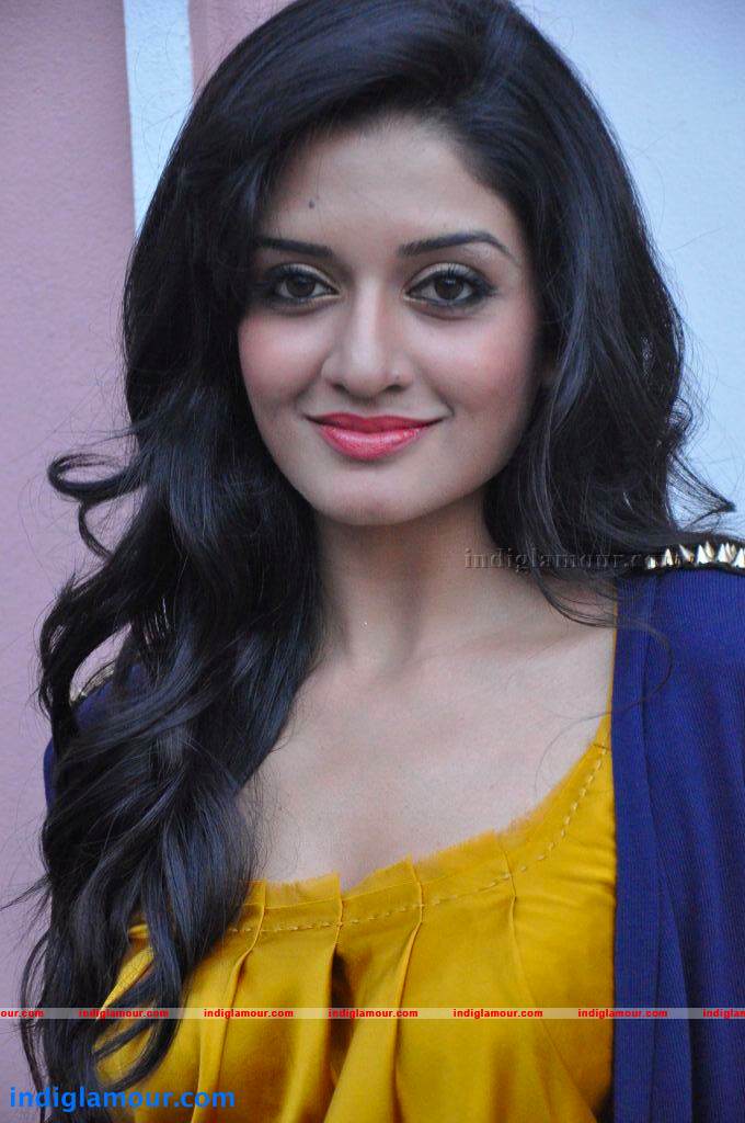 Vimala Raman Actress hd photo