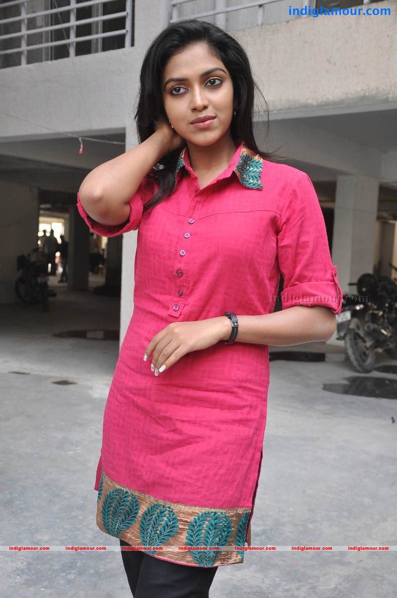 Amala Paul Actress hd photo