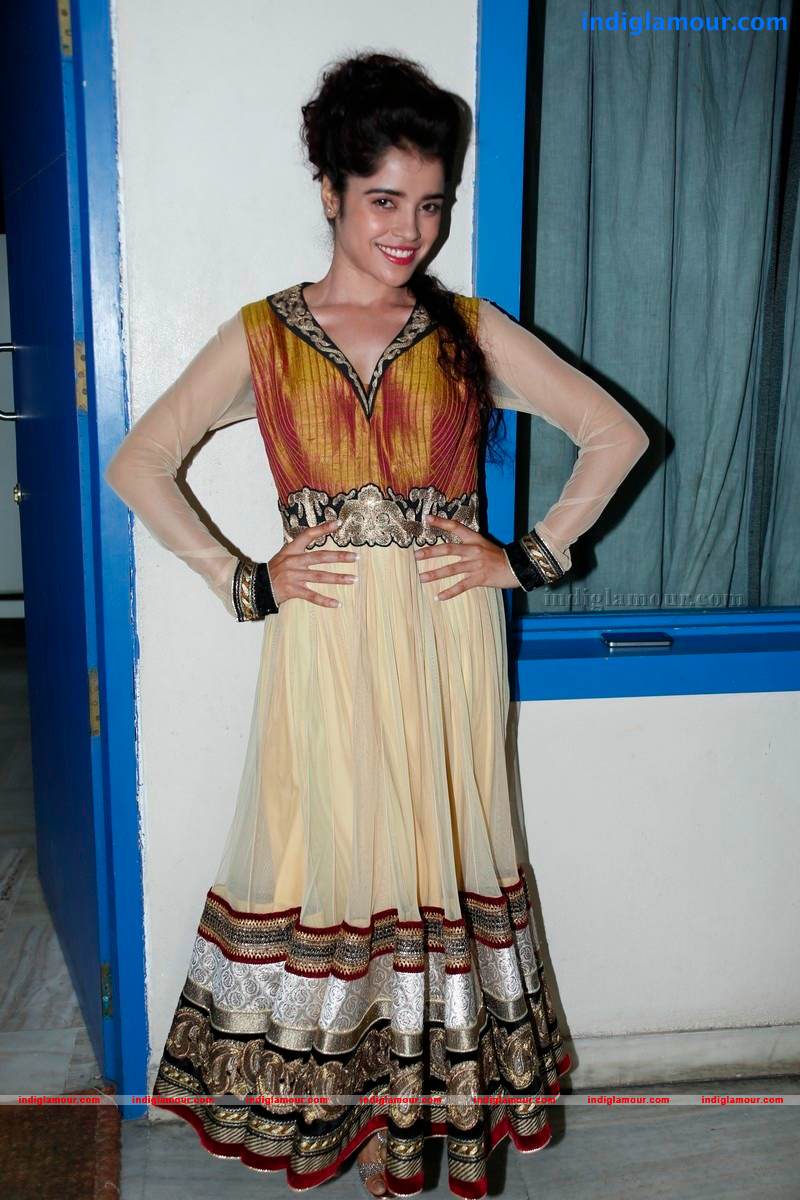 Piya Bajpai Actress hd photo