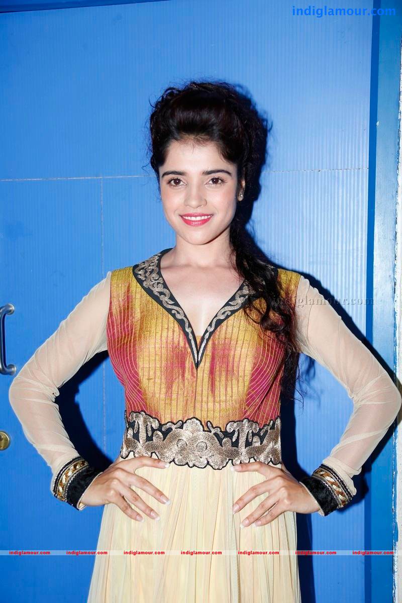 Piya Bajpai Actress hd photo