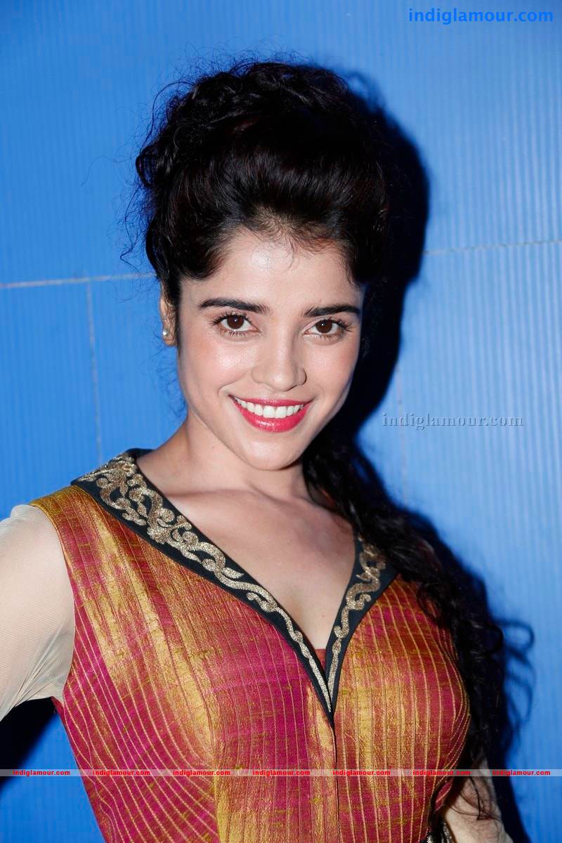 Piya Bajpai Actress hd photo