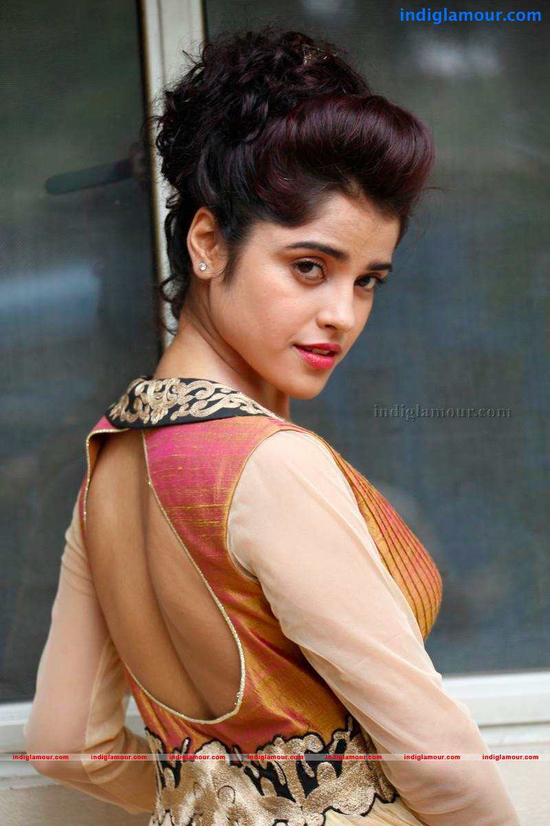 Piya Bajpai Actress hd photo