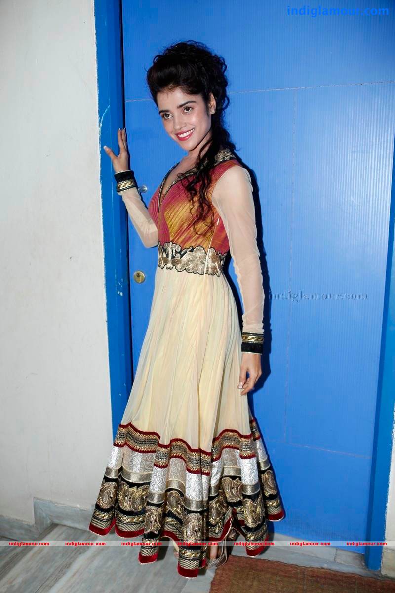 Piya Bajpai Actress hd photo