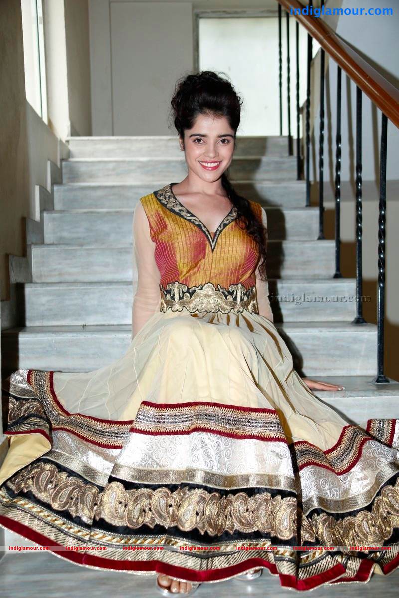 Piya Bajpai Actress hd photo