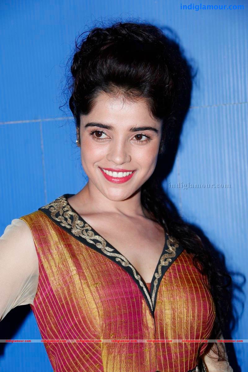 Piya Bajpai Actress hd photo