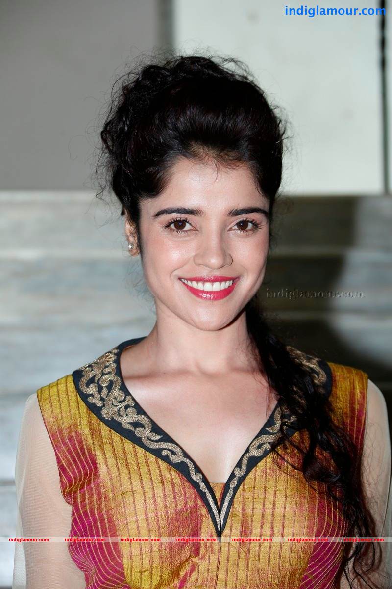 Piya Bajpai Actress hd photo