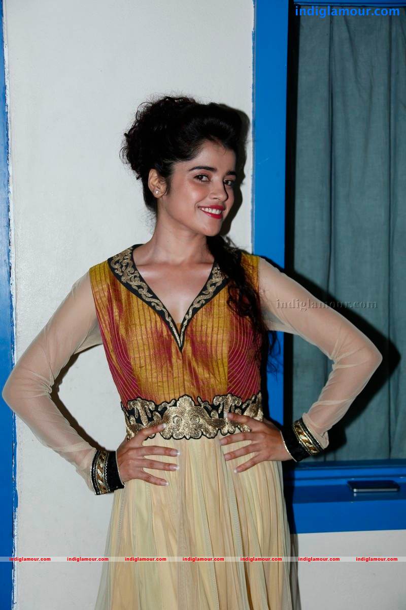 Piya Bajpai Actress hd photo