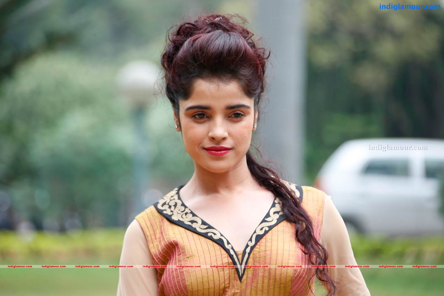 Piya Bajpai Actress hd photo