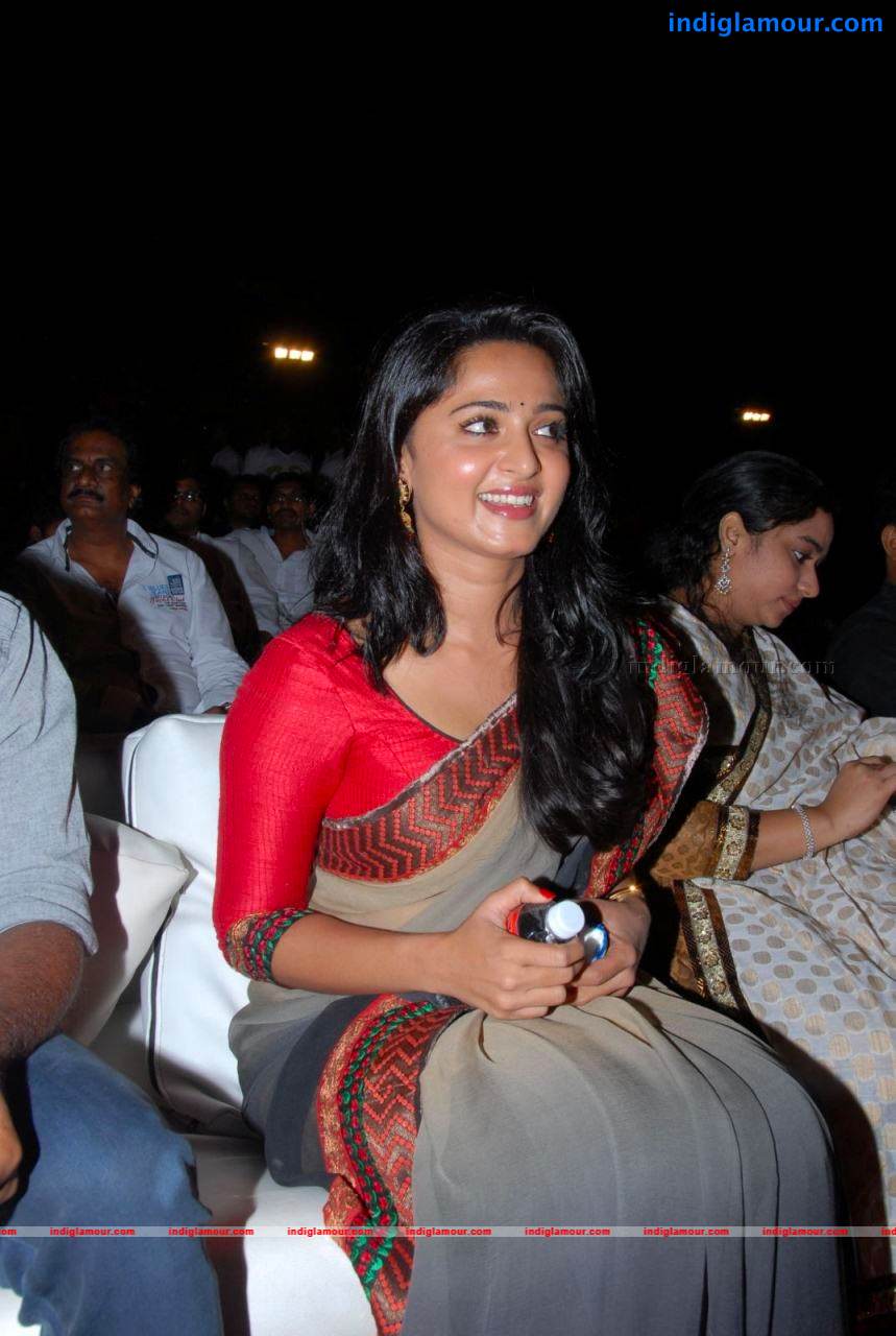 Anushka Actress hd photo